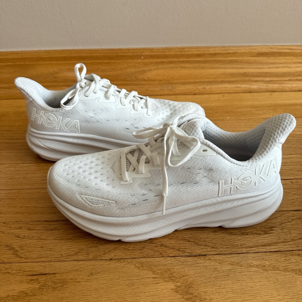 Hoka NWOT Clifton 9 White Sneakers